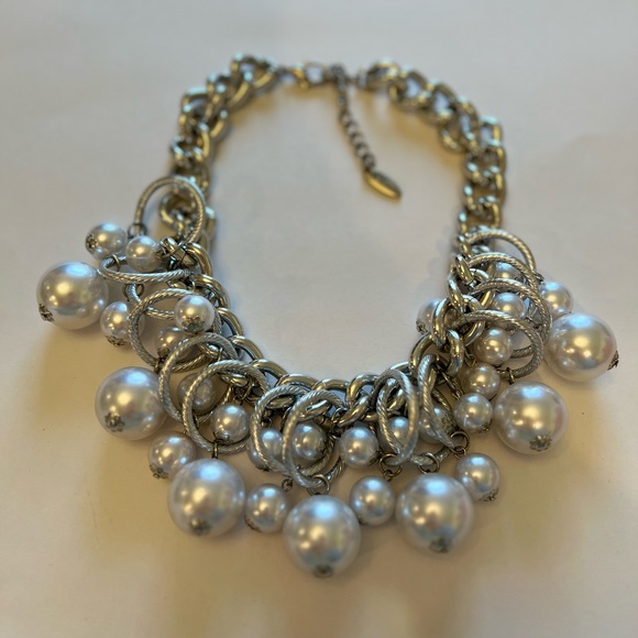 3/$15 or 4/$20 Plunder Design Statement Necklace - Picture 1 of 2